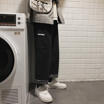 Straight-Leg Cargo Jeans for a Casual Look